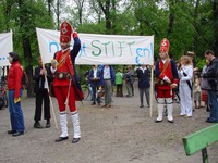 Aufnahmeort: Berlin Aufnahmedatum: 2004-06-13 "Unser Park geht nicht STIFTen!"